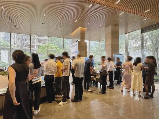 高地」被全国有钱人买爆了！米乐m6大湾区新一代「价值(图25)