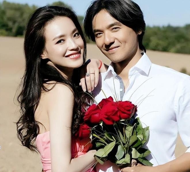 岁女神的松弛感穿搭与真实状态舒淇红毯造型再引热议！49(图3)